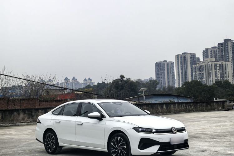 Used Volkswagen Sagitar 2026 Model L 300TSI DSG Luxury Version
