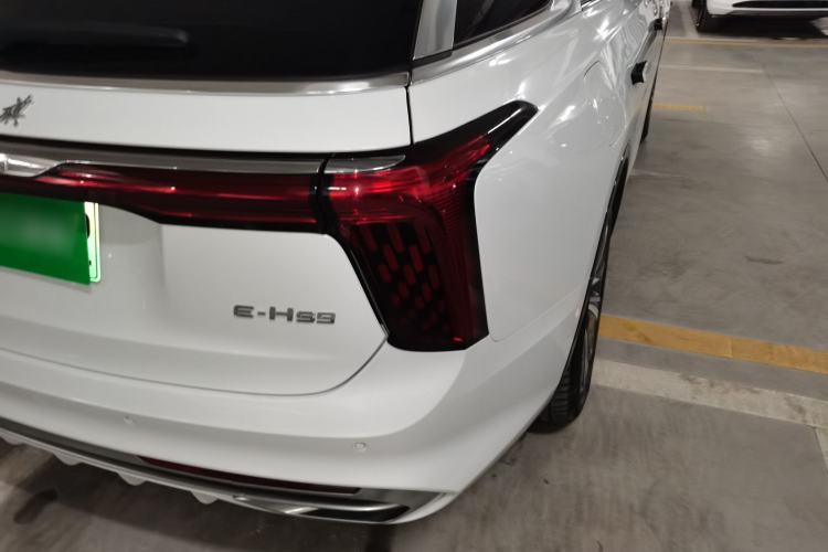 Used Hongqi E-HS9 2022 660 km Range Flagway Edition Six Seats
