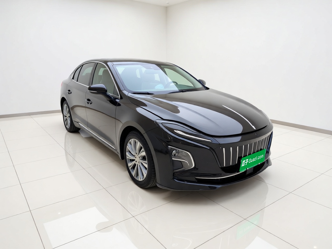 Hongqi E-QM5 2023 620km PLUS — снимка 3