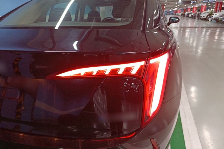 Used Hongqi E-QM5 2022 431 km Charge & Enjoy Edition
