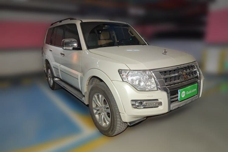Used Mitsubishi Pajero 2018 V97 3.8L 5-Door GLS Sunroof Dual Differential – Middle East

