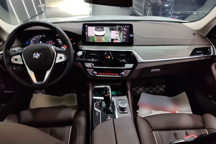 Used BMW 5 Series 2022 Second Facelift 530Li Luxury Edition Premium Package
