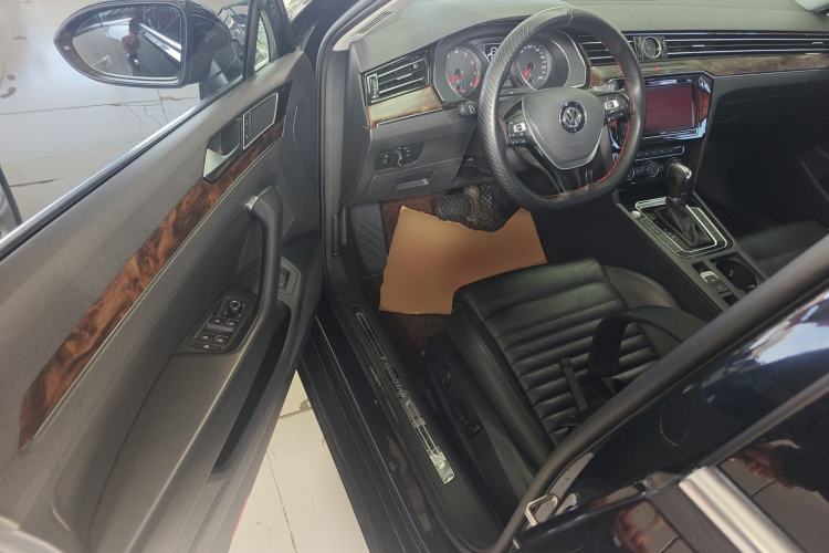 Used Volkswagen Magotan 2019 330TSI DSG Luxury Model China V Standard Driver Seat