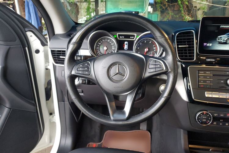 Used Mercedes-Benz GLE Coupe 2018 GLE 400 4MATIC Coupe SUV Steering Wheel