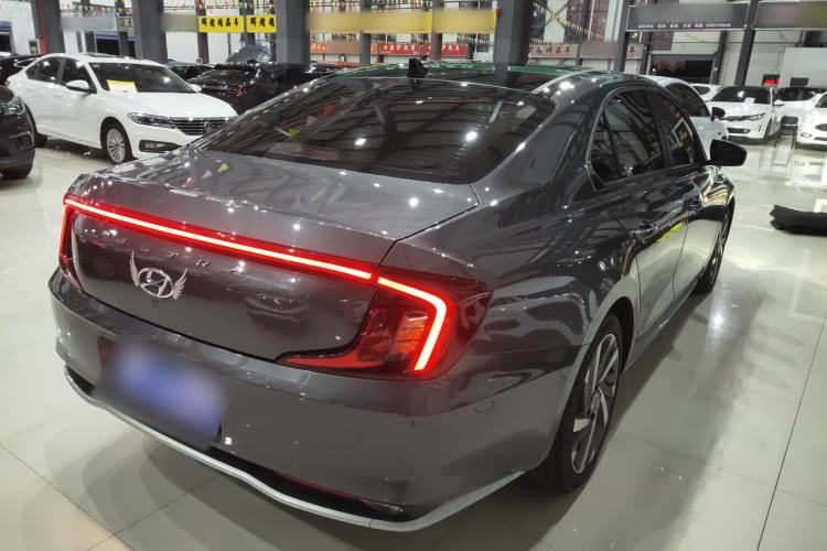 Used Hyundai Mistra 2021 1.8L CVT LUX Premium Edition
