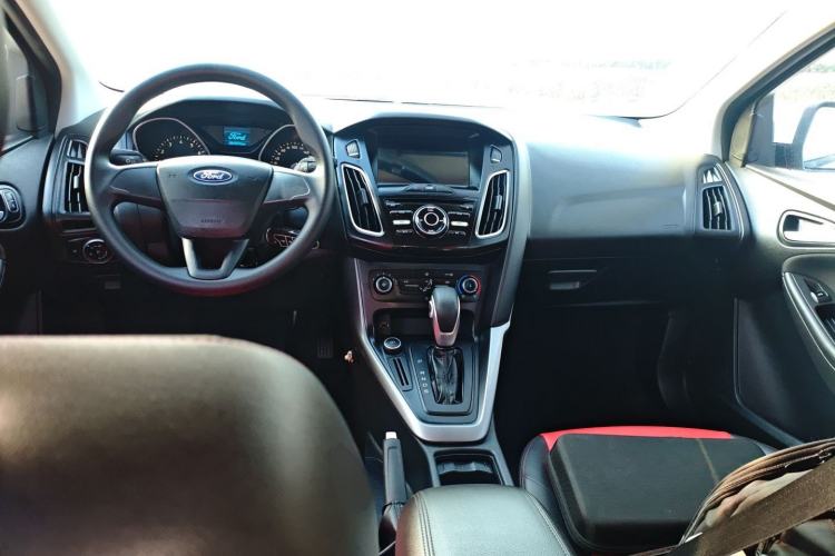 Used Ford Focus 2018 Hatchback Classic 1.6L Automatic Comfort Plus SmartDrive Edition
