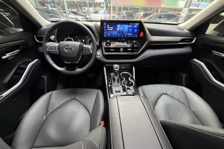 Used Toyota Highlander 2023 2.5L Smart Electric Hybrid Dual-Engine Four-Wheel Drive Prestige Version – 7 Seats
