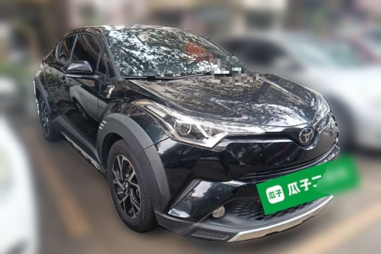 Used Toyota C-HR 2018 2.0L Coolway Leading Edition China V Standard Front Right 45 Deg