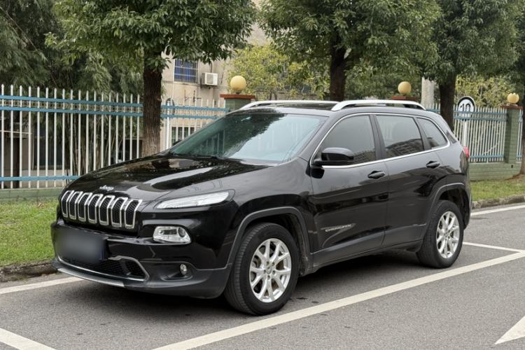 Used Jeep Cherokee 2017 2.0L Superior Edition