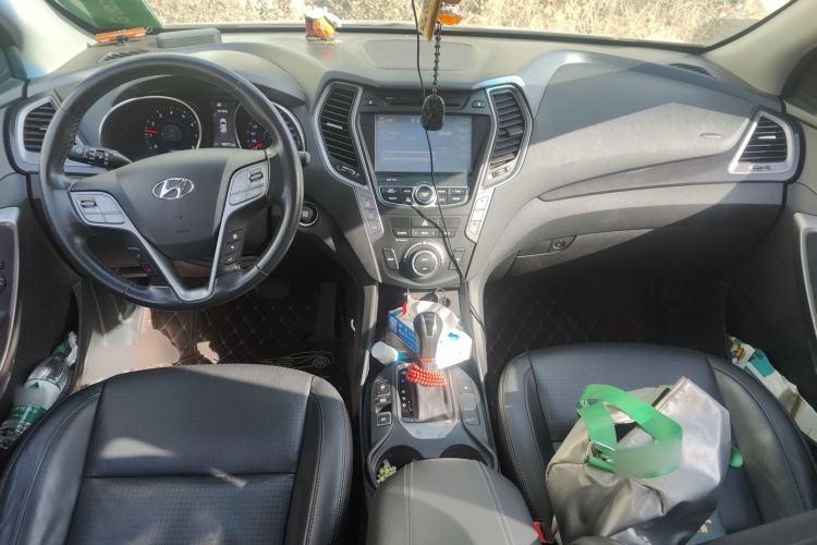 Used Hyundai Santa Fe 2013 Revised Version 2.4L Automatic All-Wheel Drive Luxury Trim