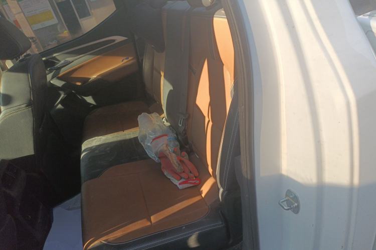 Used SAIC MAXUS T70 2021 2.0T Diesel Automatic 4x4 Elite Version with Long Bed and High Ground Clearance