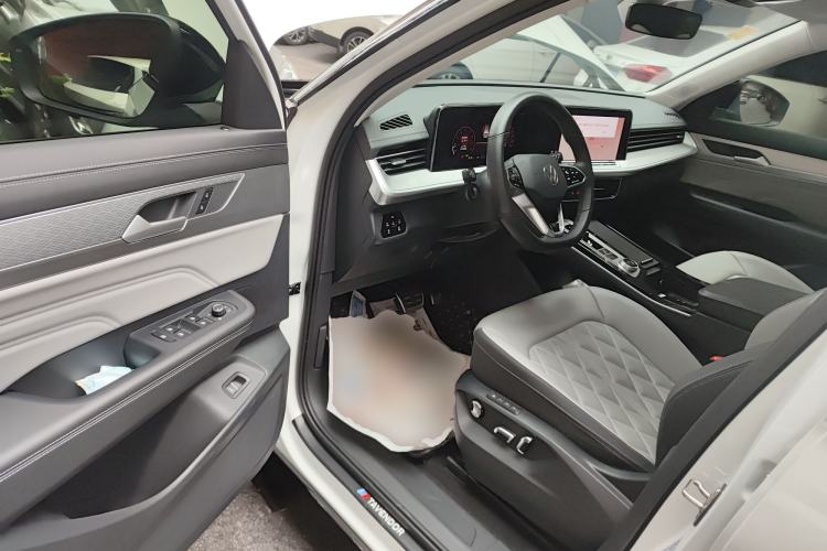 Used Volkswagen Tavendor 2024 380TSI All-Wheel Drive R-Line Cruise Edition
