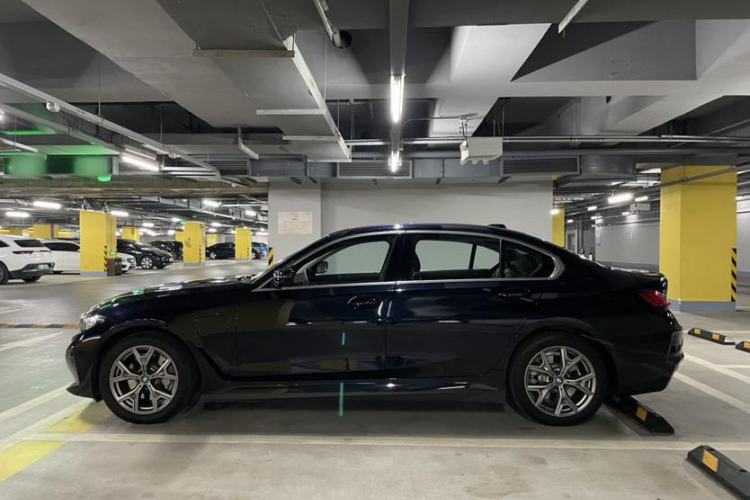 Used BMW i3 2022 eDrive 35 L Interior 3