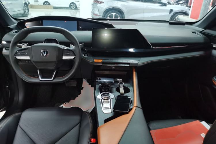 Used CHANGAN UNI-V 2022 1.5T Prestige Version Center Console