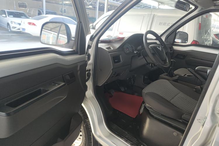 Used Wuling Rongguang New Truck 2022 1.5L Base Version Extended Double-Cab LAR
