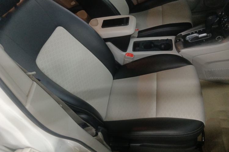 Used Chevrolet Captiva 2014 2.4L Two-Wheel Drive City Edition 5 Seats Right Front Seat