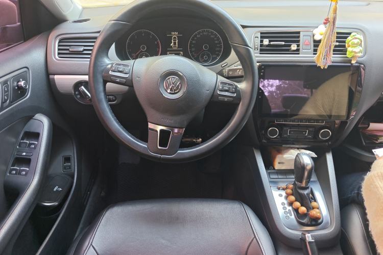 Used Volkswagen Sagitar 2014 Revised Version 1.4TSI Automatic Luxury Edition
