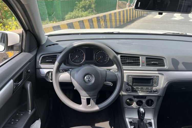 Used Volkswagen Gran Lavida 2013 1.6L Automatic Comfort Model Interior 9