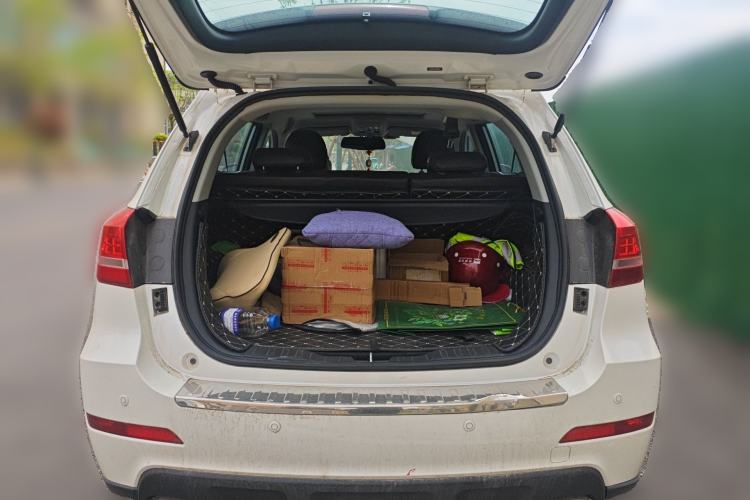 Used Haval H2 2016 Red-Label 1.5T Automatic Two-Wheel Drive Luxury Model Trunk