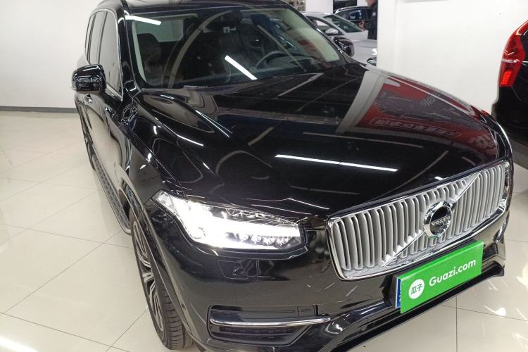 Used Volvo XC90 2018 T6 Prestige 7-Seater Front Right 45 Deg