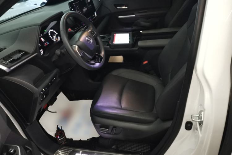 Used Toyota Sienna 2024 2.5L Hybrid Four-Wheel Drive Prestige Edition