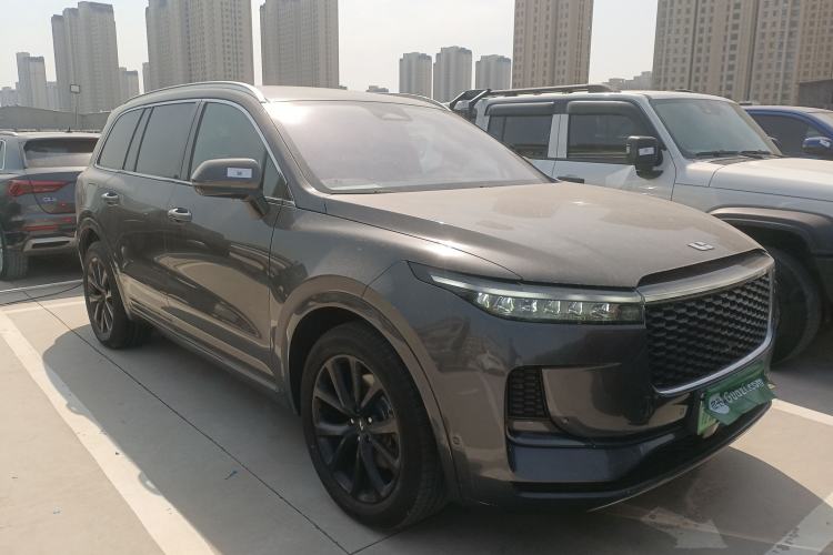 Used Li Auto ONE 2021 Extended-Range 6-Seater Version Front Right 45 Deg