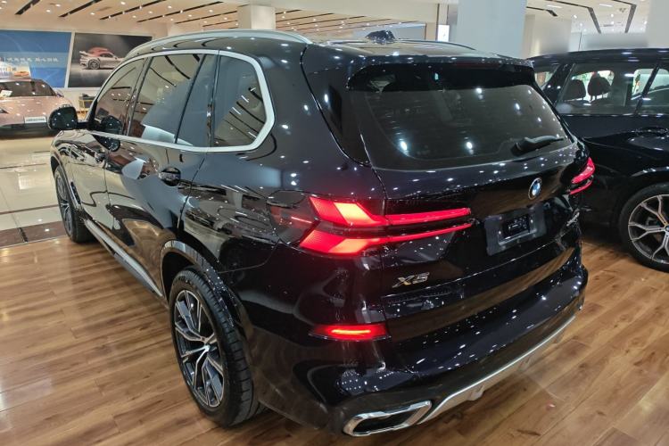 Used BMW X5 2023 xDrive 30Li M Sport Package