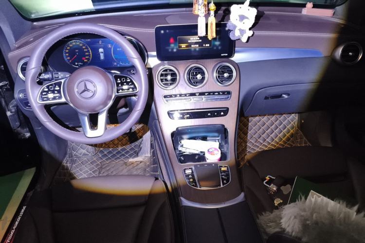 Used Mercedes-Benz GLC 2021 GLC 260 L 4MATIC Luxury Model Center Console