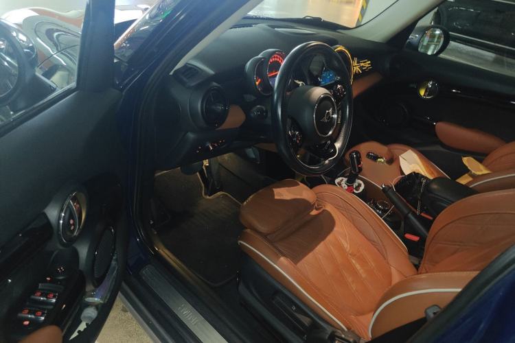 Used MINI 2018 1.5T COOPER Artist Five-Door Edition Interior 3