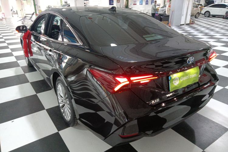 Used Toyota Avalon 2019 Dual-Engine 2.5L XLE Prestige Version China VI Standard