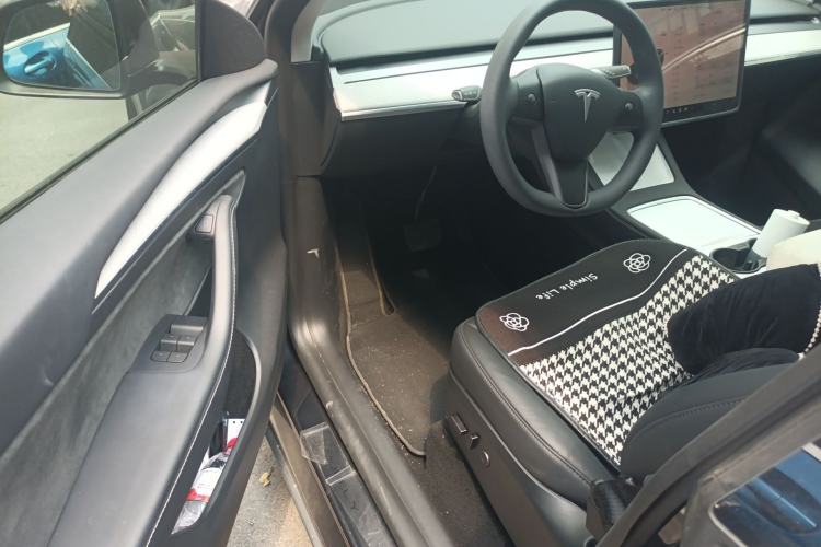 Used Tesla Model Y 2024 Rear-Wheel-Drive Version Driver Seat