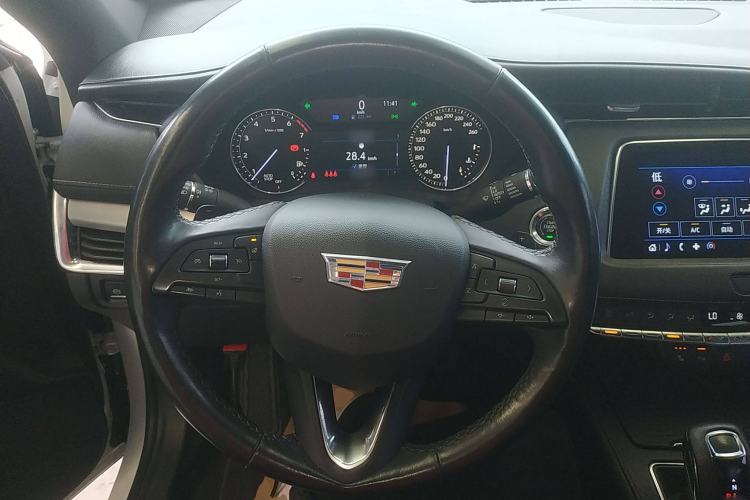 Used Cadillac XT4 2018 28T Two-Wheel-Drive Luxury Model
