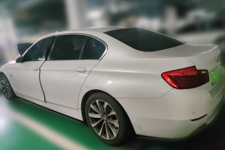 Used BMW 5 Series 2014 528Li Leading Model Rear Left 45 Deg