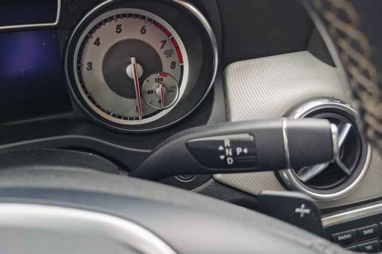 Used Mercedes-Benz GLA 2015 GLA 220 4MATIC Luxury Model Gear Lever