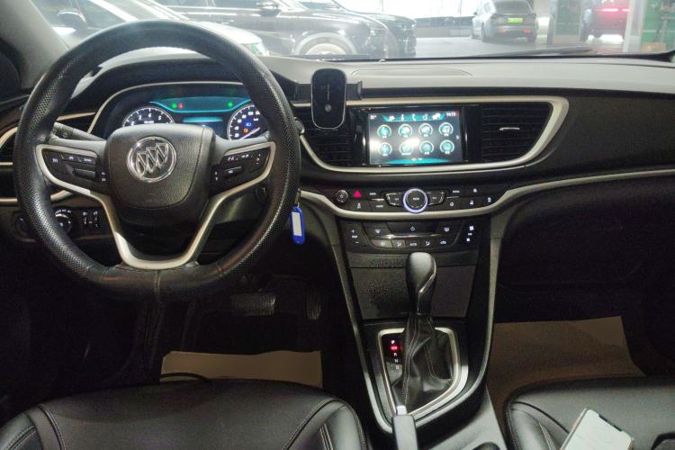Used Buick GT 2019 18T Automatic Connected Elite Model China VI Standard Center Console