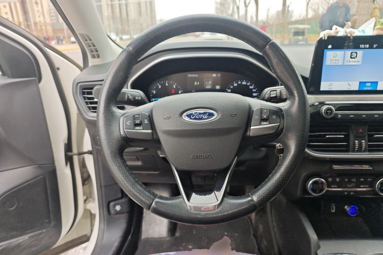 Used Ford Focus 2019 Sedan EcoBoost 125 Automatic Trendy Model China VI Standard
