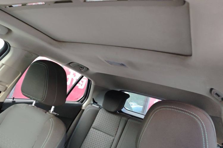 Used Chevrolet Trax 2016 1.4T Manual Two-Wheel Drive Comfort Version with Sunroof