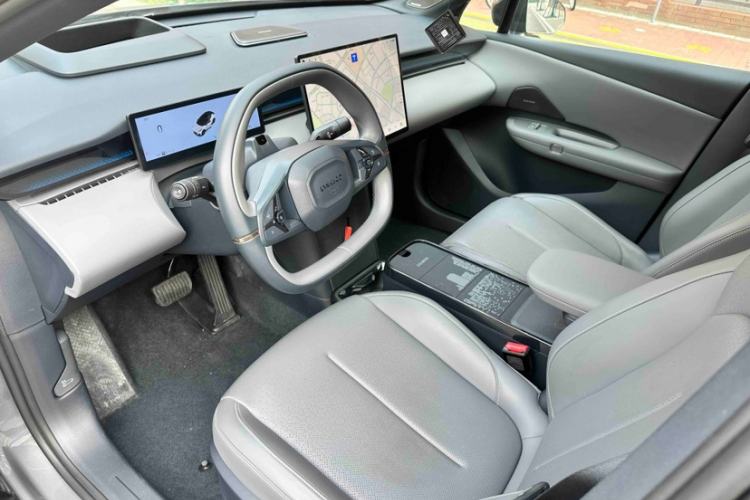 Used Lynk & Co Z20 2025 530 km Range Rear-Wheel Drive Max
