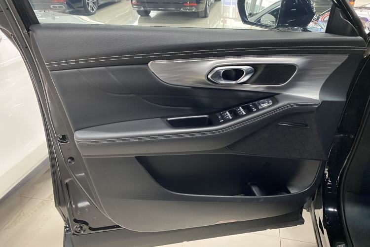 Used GAC Trumpchi GS8 2024 Linghang Series 2.0 TGDI Two-Wheel Drive Luxury Smart Connectivity Version Interior 13