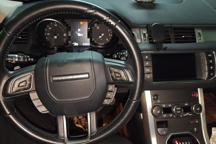 Used Land Rover Range Evoque 2016 2.0T PURE Style Edition Center Console