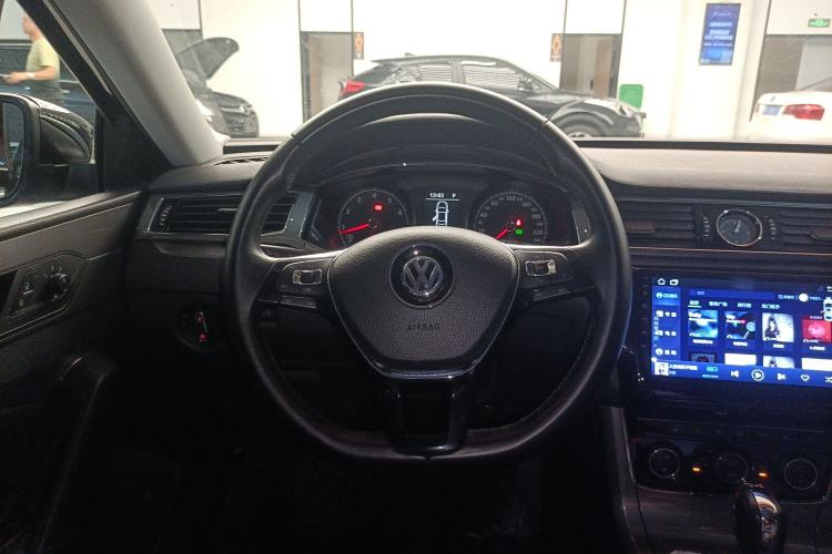 Used Volkswagen Passat 2017 330TSI DSG Luxury Edition Steering Wheel