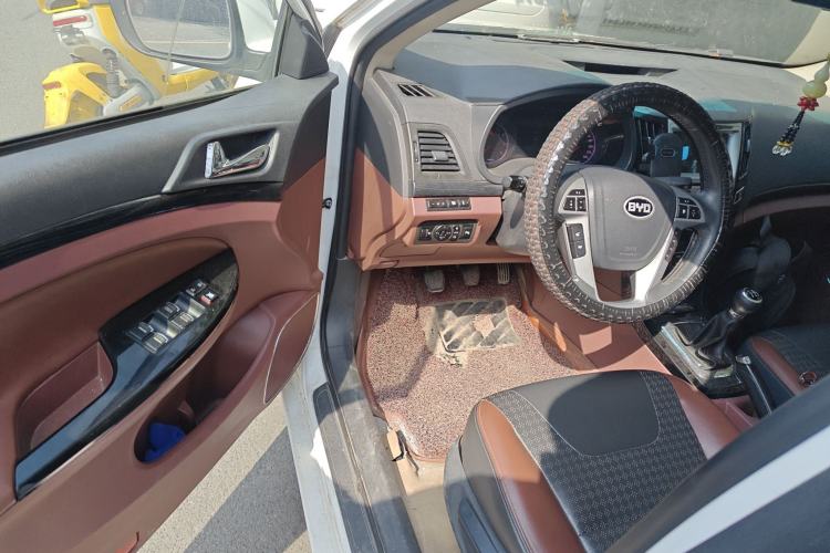 Used BYD Surui 2015 1.5L Manual Luxury Model
