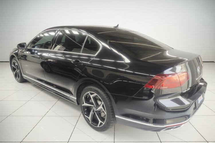 Used Volkswagen Magotan 2023 2 Million Units Commemorative Edition 330TSI DSG Luxury Version
