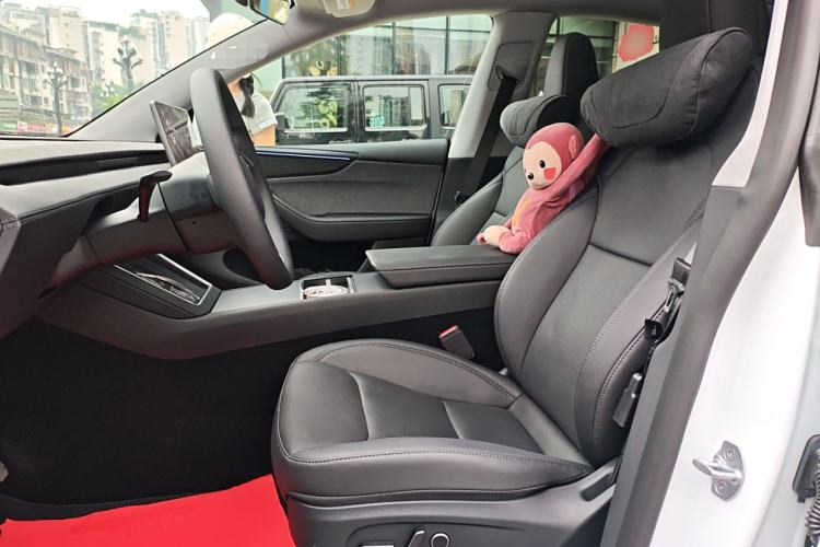 Used Tesla Model Y 2025 Rear-Wheel-Drive Version
