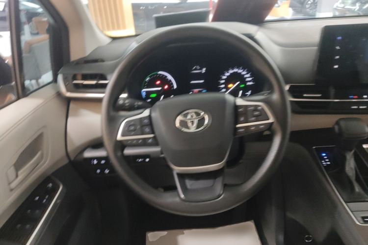 Used Toyota Granvia 2023 2.5L Hybrid Comfort Edition