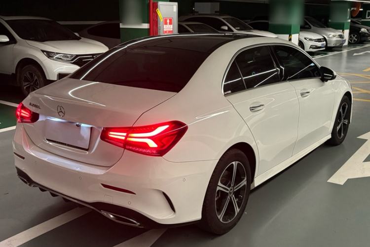 Used Mercedes-Benz A-Class 2022 Revised Version A 200 L Sport Sedan Fashionable Style Exterior 4