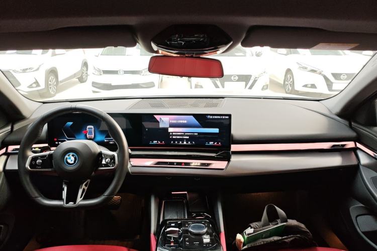 Used BMW i5 2024 eDrive 35L M Sport Package Center Console