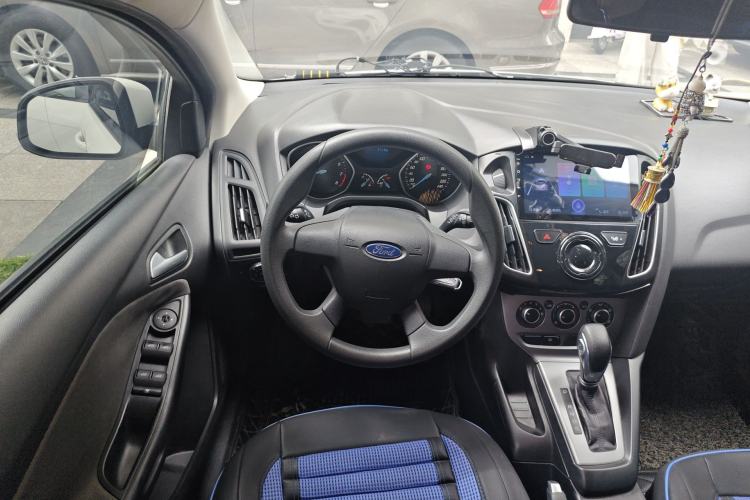 Used Ford Focus 2012 Hatchback 1.6L Automatic Comfort Model Steering Wheel