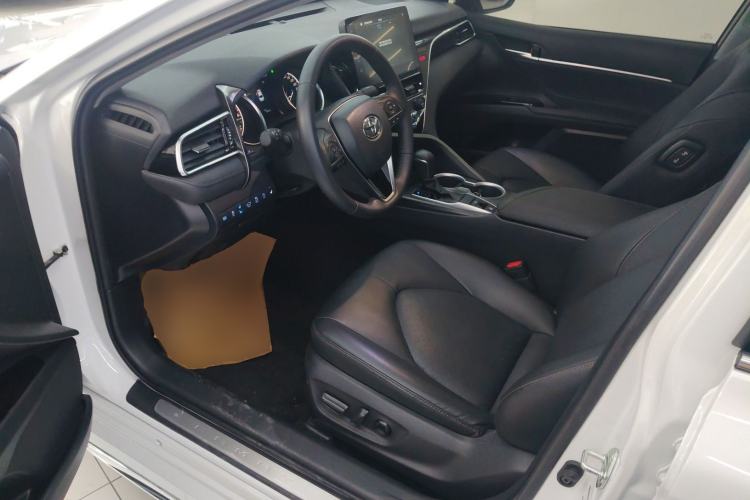 Used Toyota Camry 2023 2.0G Luxury Edition