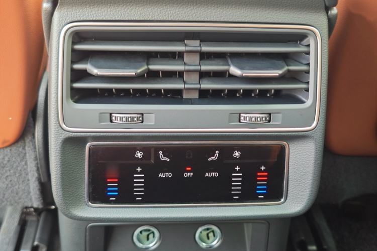 Used Audi Q7 2022 55 TFSI quattro S line Sport model
